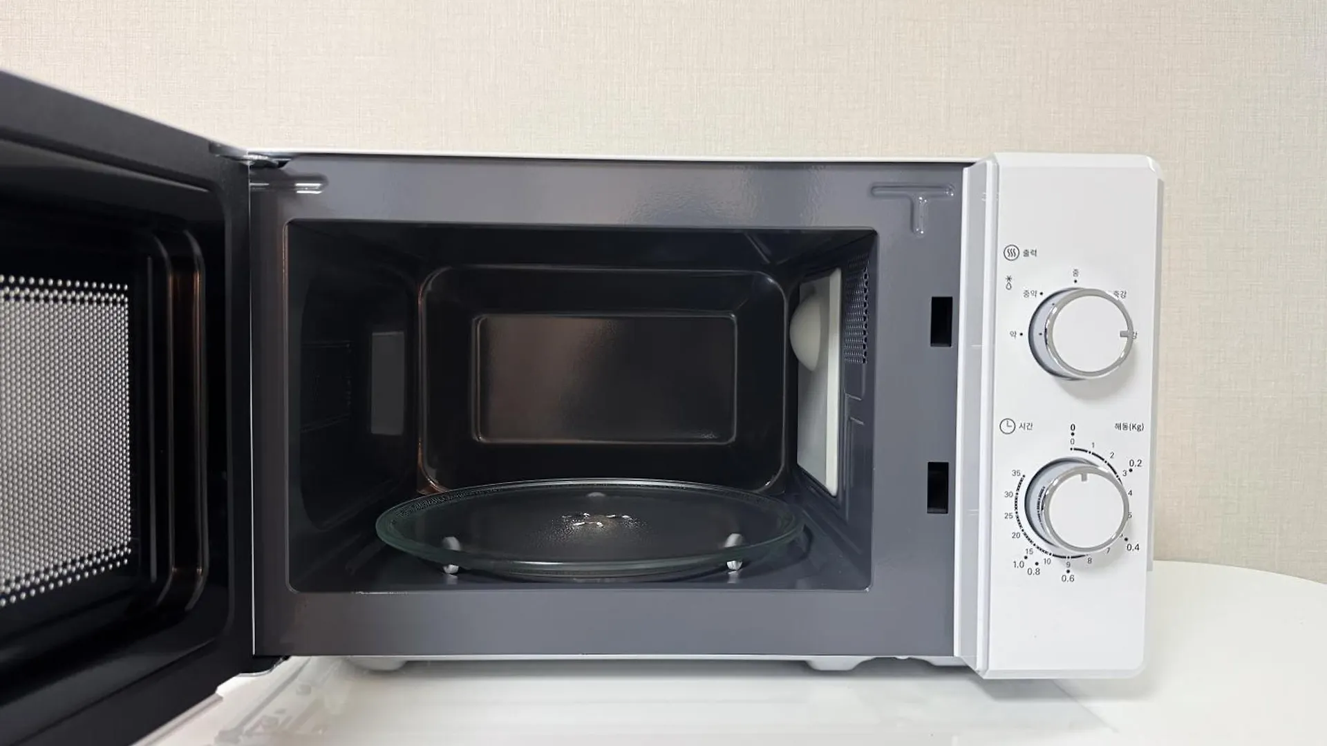 #Free Luggage Storage, #3 Rooms, #4 Beds, #Rooftop, #Han River, #5 Minutes To Dangsan Station, #Hongdae, #Hapjeong, #Airport Bus, #16 Pyeong, #Group, #Room 301 Сеул 0*,  Южная Корея