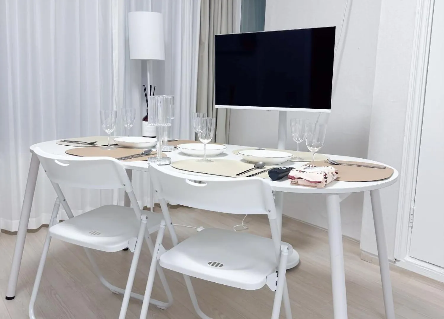 #Free Luggage Storage, #3 Rooms, #4 Beds, #Rooftop, #Han River, #5 Minutes To Dangsan Station, #Hongdae, #Hapjeong, #Airport Bus, #16 Pyeong, #Group, #Room 301 Сеул 0*,  Южная Корея