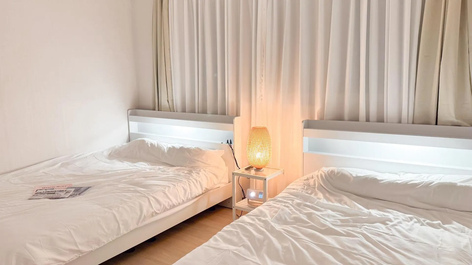 Апартаменты #Free Luggage Storage, #3 Rooms, #4 Beds, #Rooftop, #Han River, #5 Minutes To Dangsan Station, #Hongdae, #Hapjeong, #Airport Bus, #16 Pyeong, #Group, #Room 301 Сеул