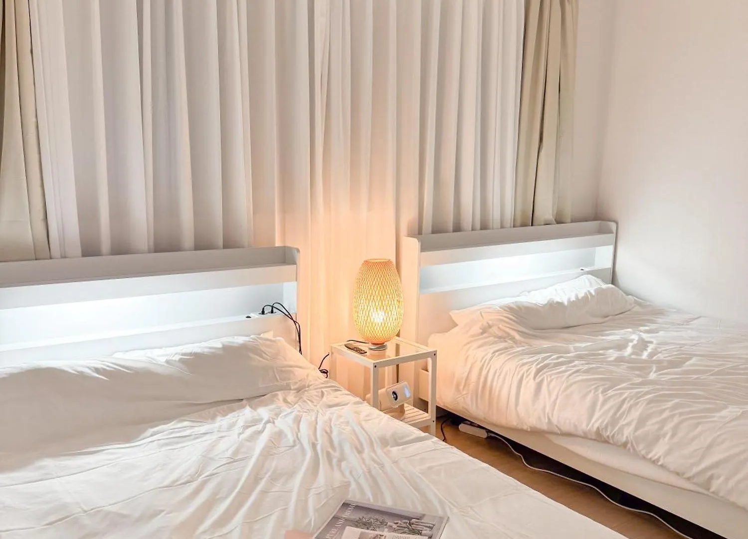 #Free Luggage Storage, #3 Rooms, #4 Beds, #Rooftop, #Han River, #5 Minutes To Dangsan Station, #Hongdae, #Hapjeong, #Airport Bus, #16 Pyeong, #Group, #Room 301 Сеул Апартаменты