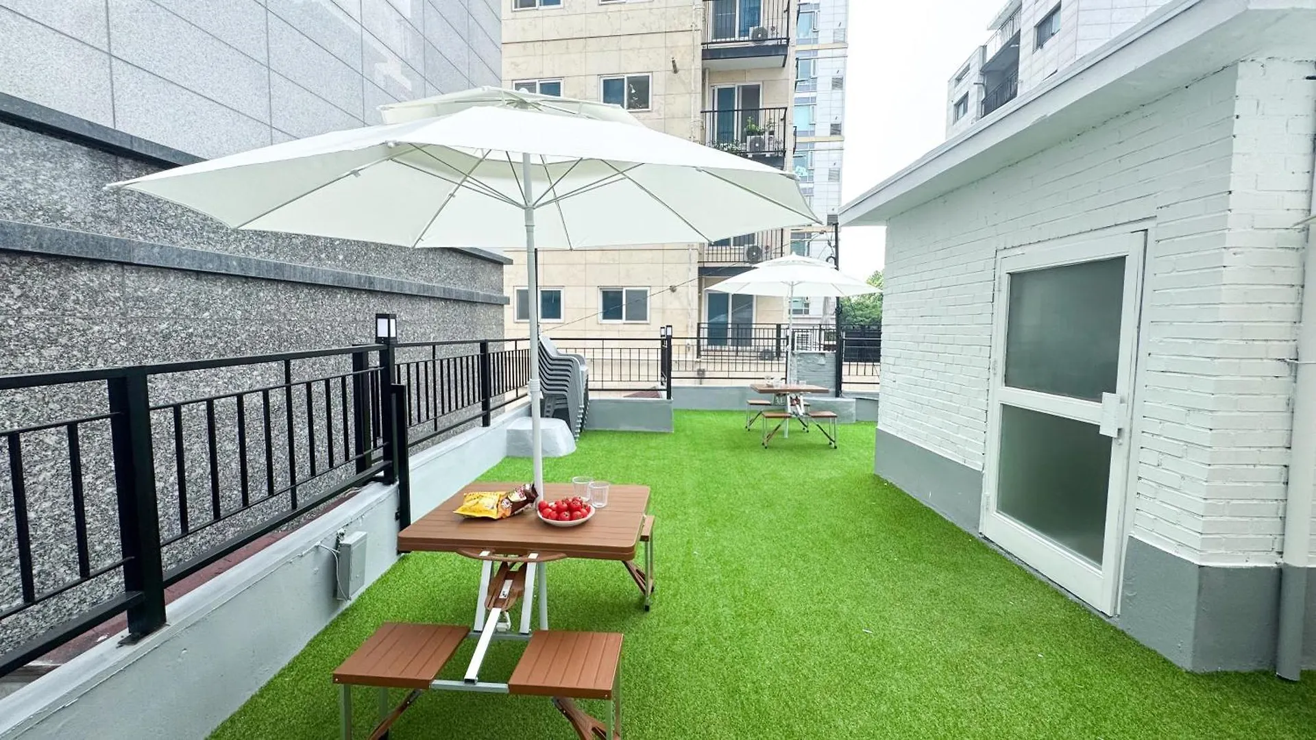 #Free Luggage Storage, #3 Rooms, #4 Beds, #Rooftop, #Han River, #5 Minutes To Dangsan Station, #Hongdae, #Hapjeong, #Airport Bus, #16 Pyeong, #Group, #Room 301 Сеул 0*,  Южная Корея